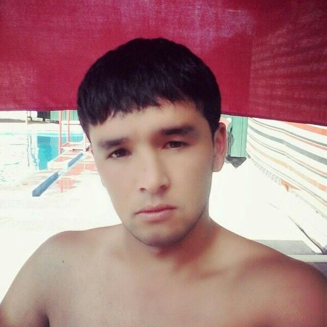  10312995  Axrorbek, 32 ,    