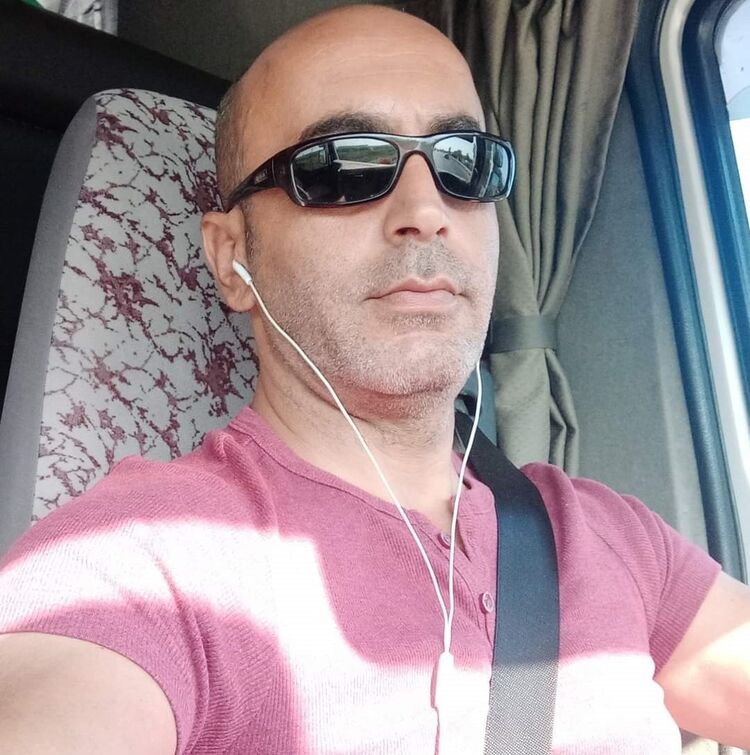  24007485  Farid, 49 ,    