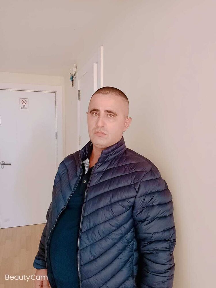  23621045  Emral, 52 ,    