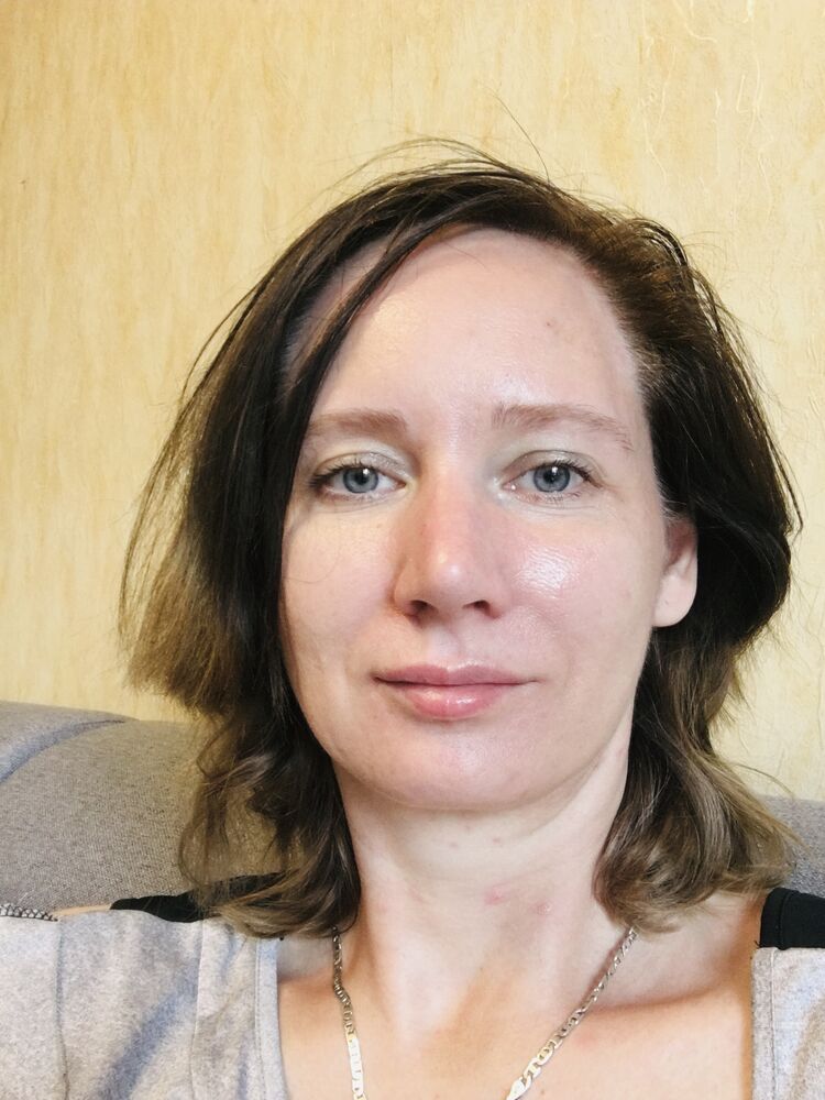  23521675  Lena, 44 ,    