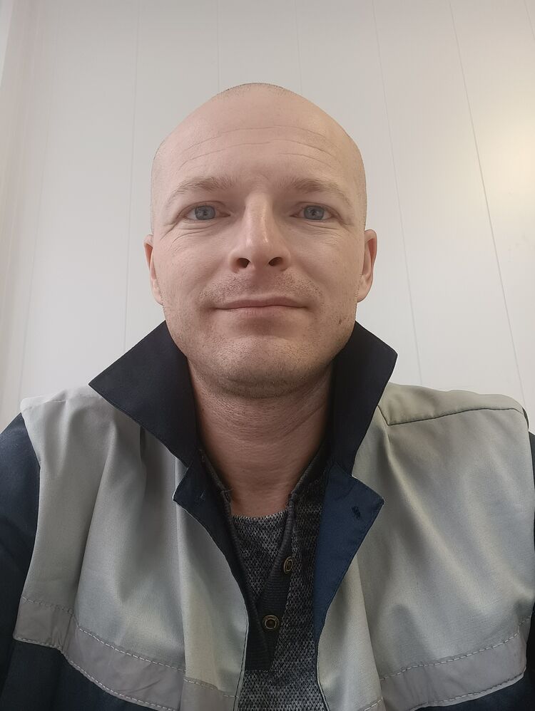  48886565  , 37 ,    