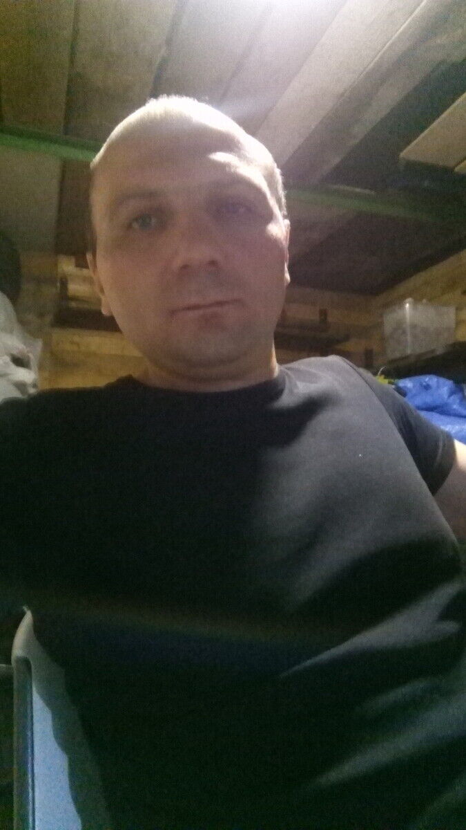 21646495  Anar, 41 ,    