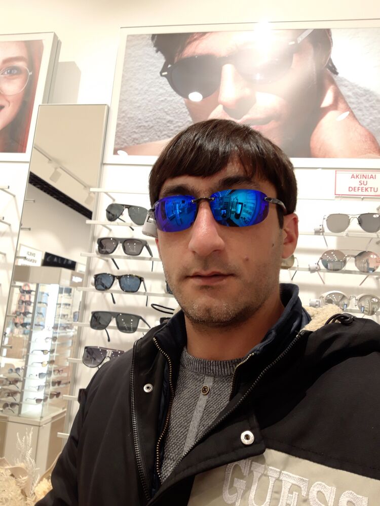  33363715  Rustam, 39 ,    