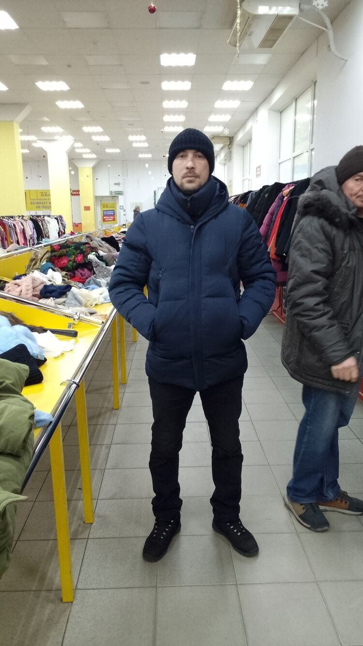  49079685  , 34 ,    --
