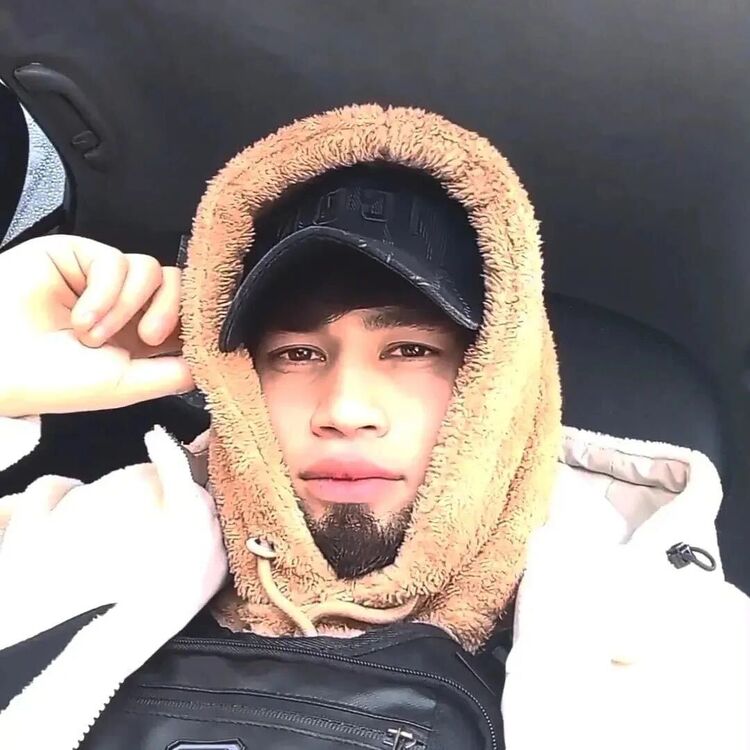  38648445  Farhod, 25 ,    