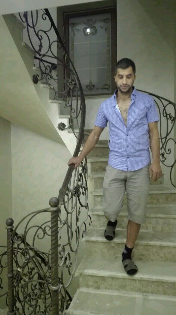 7244925  Artur, 40 ,    