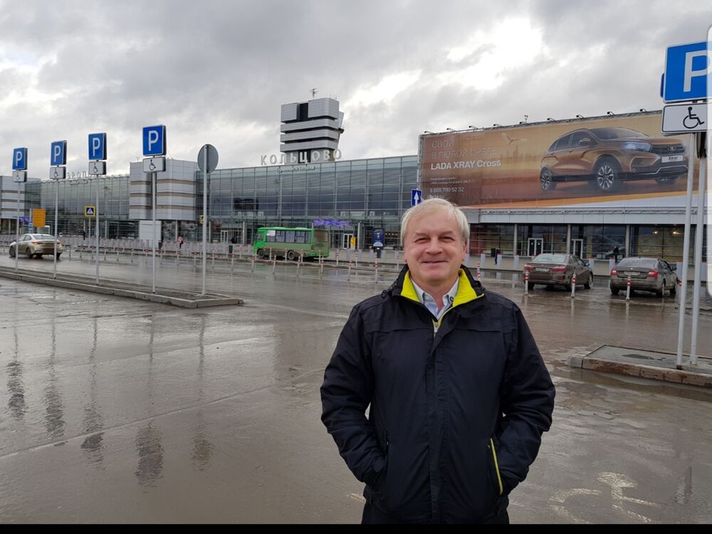  37217245  Dmitry, 57 ,    