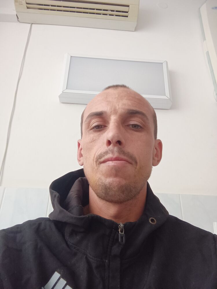  54348485  Valera, 37 ,    