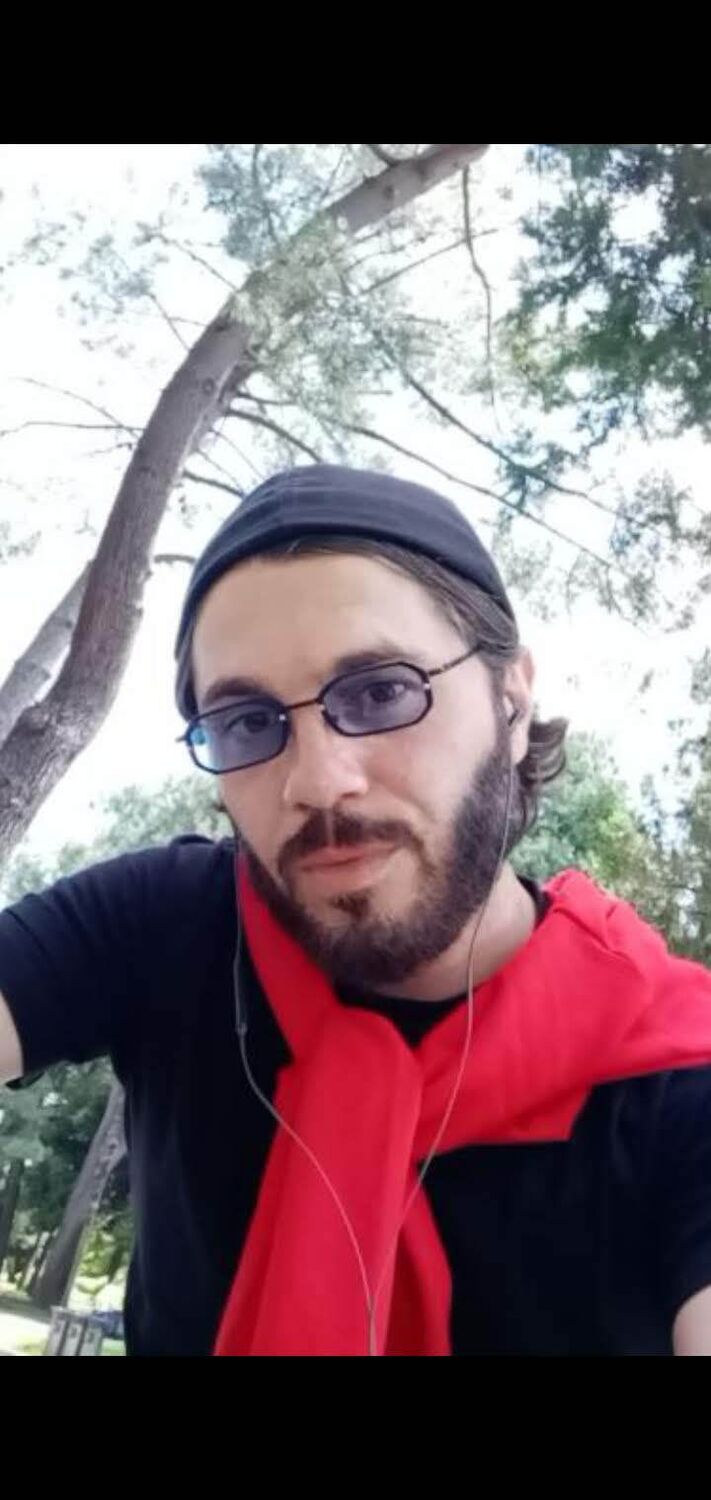  24141635  Beka, 37 ,    