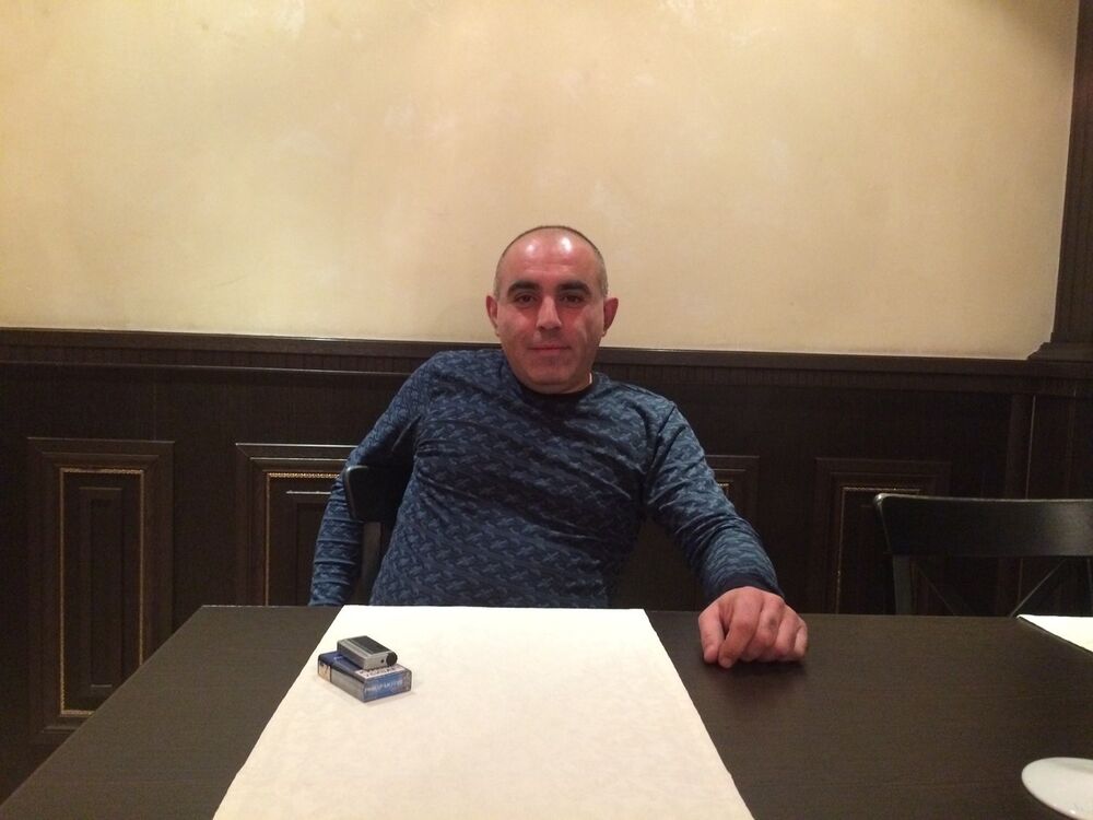  12060195  Artur, 45 ,     