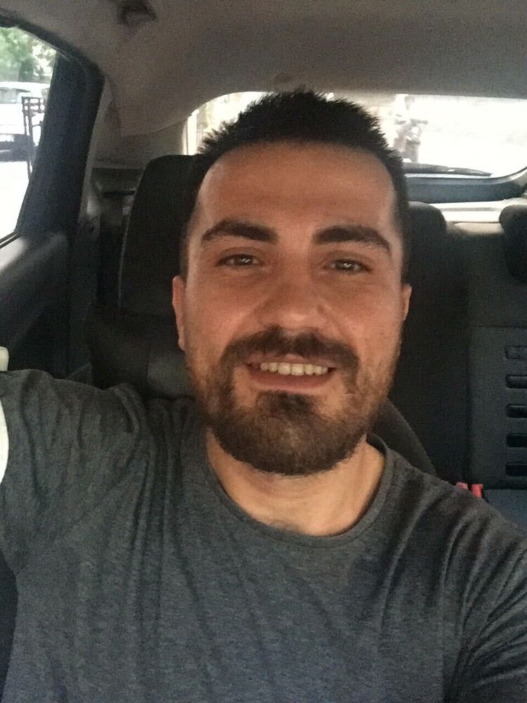  24842315  Metehan, 32 ,    