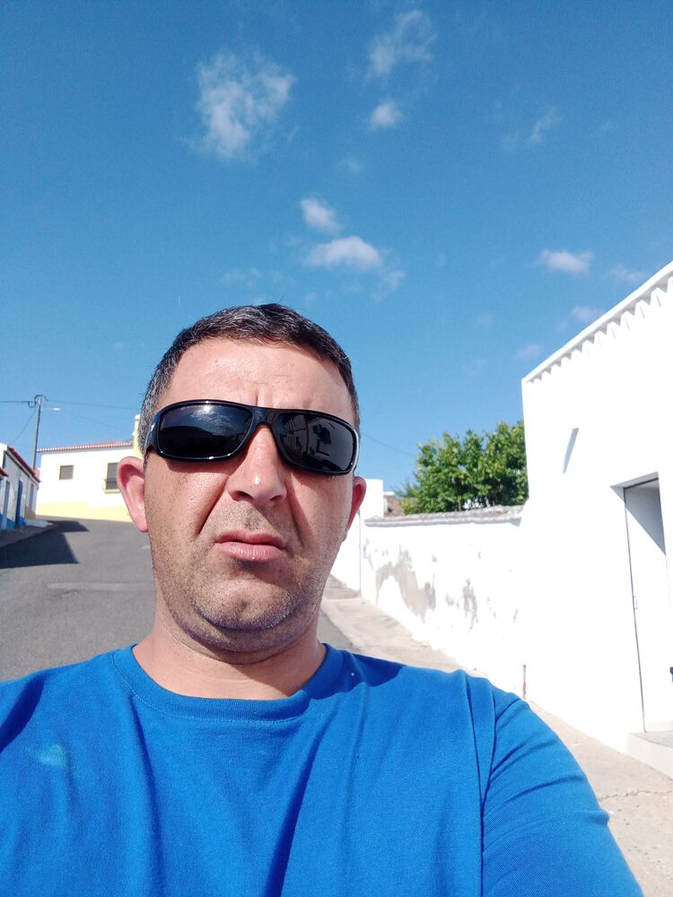  24326365  Radu, 42 ,    