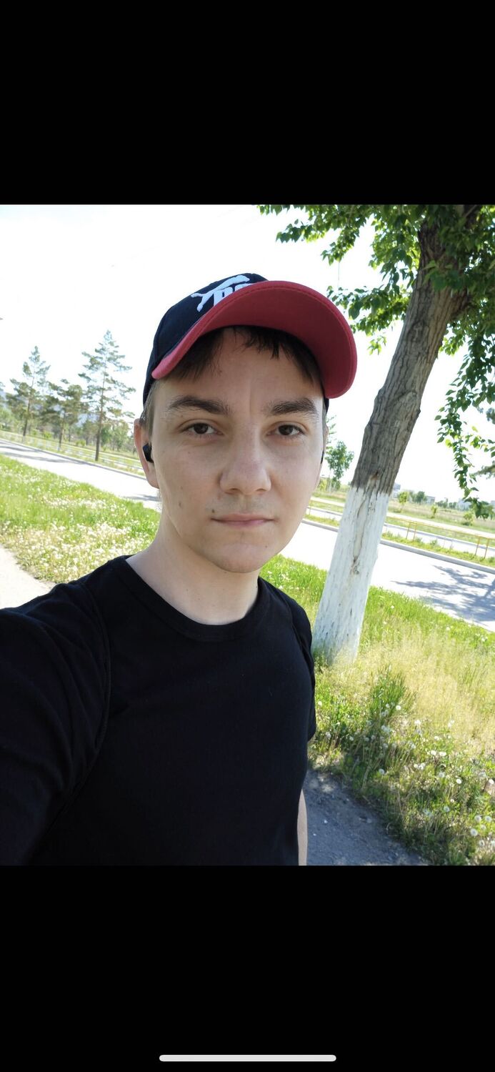  29400885  Mikhail, 36 ,    
