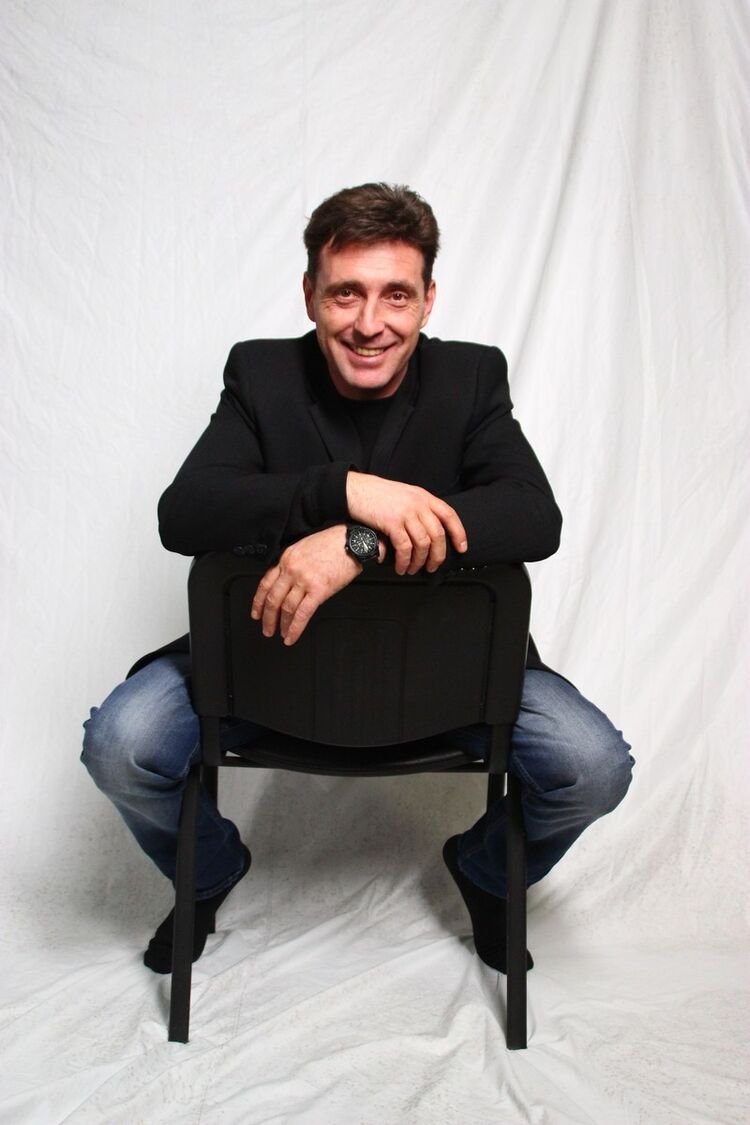  11323285  Vladimir, 49 ,    