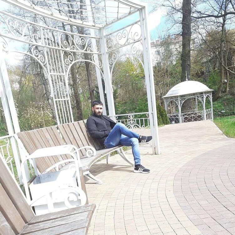  27018805  Elcin, 33 ,    