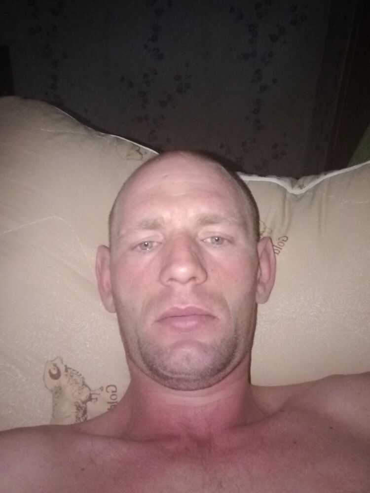  31828375  Aliksey, 36 ,    