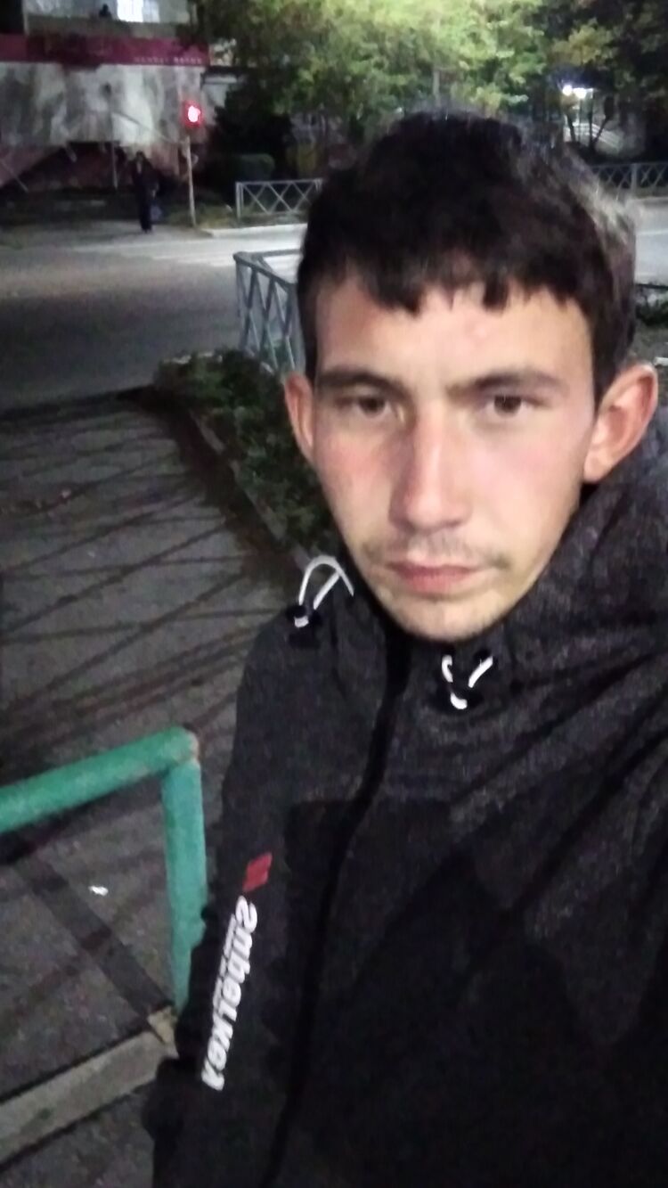  29610445  Mikhail, 25 ,    