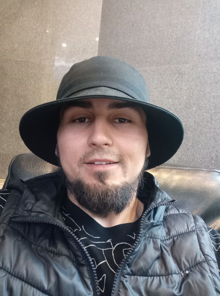  ,   Komron, 28 ,   ,   