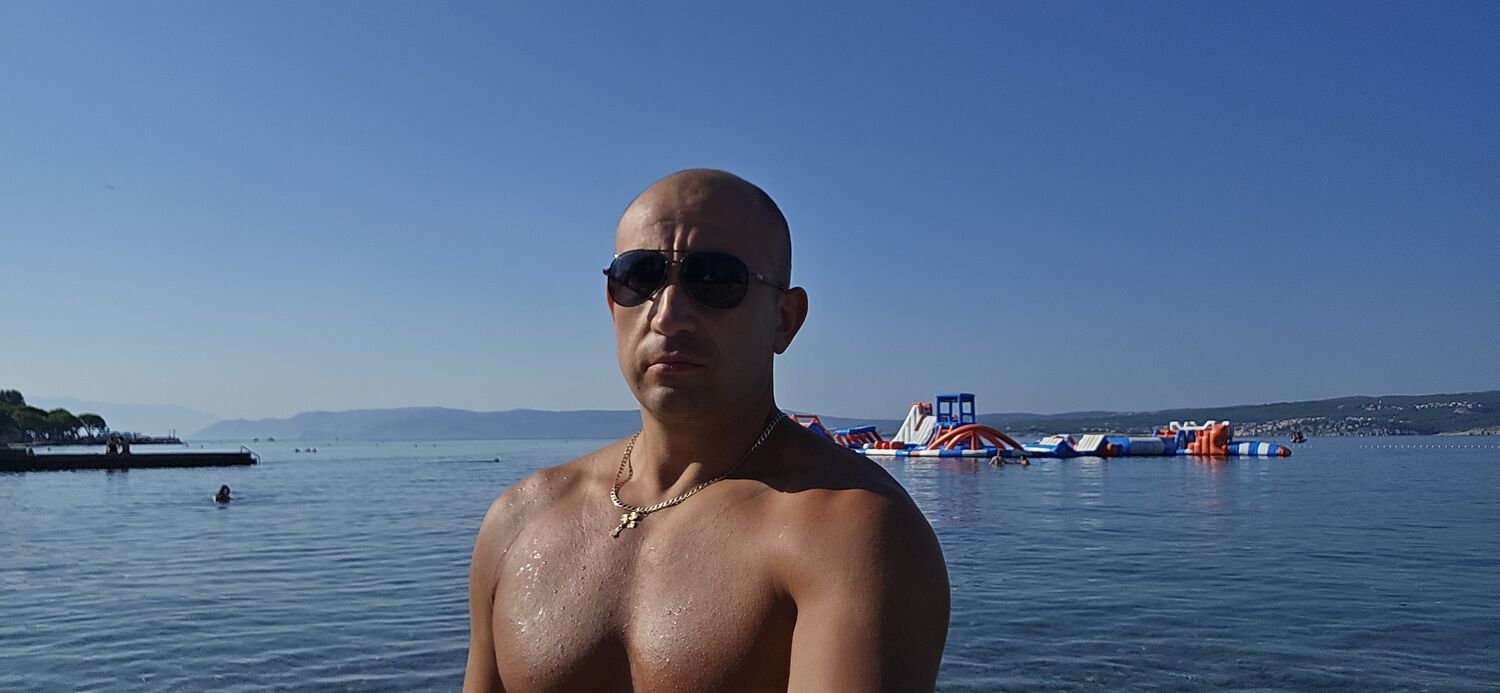  45896175  Taras, 35 ,    Praha