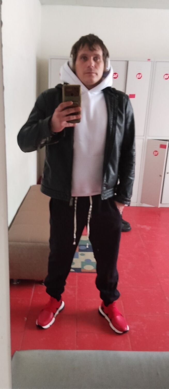  40879095  Vova, 36 ,    