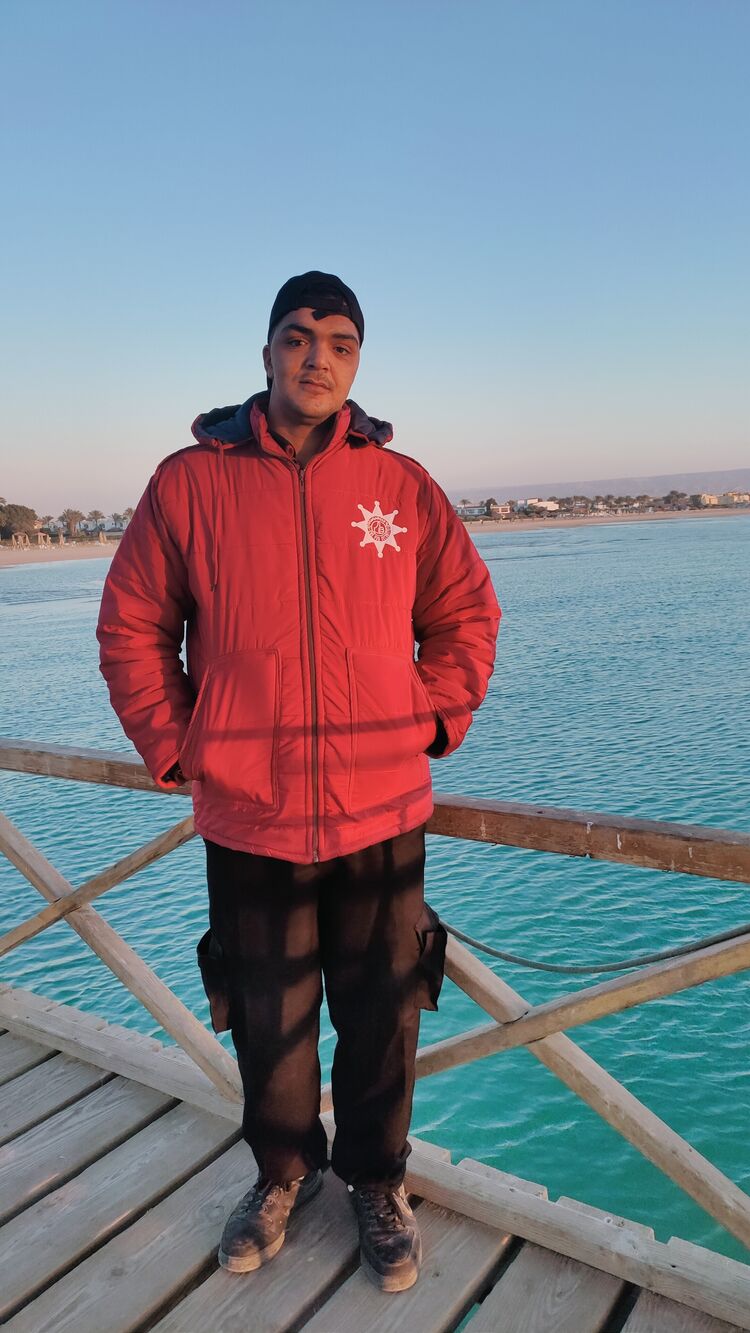  ,   Mostafa, 29 ,   ,   , c 