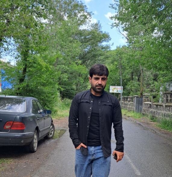  ,   Arto, 27 ,   ,   