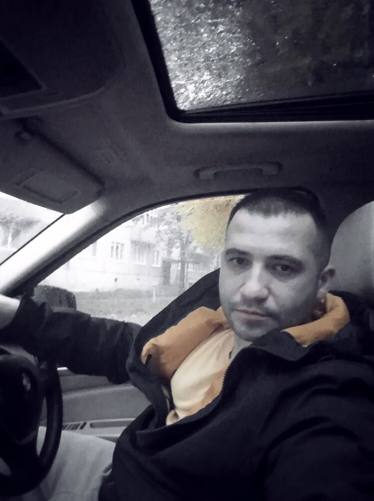  ,   Ruslan, 39 ,   ,   