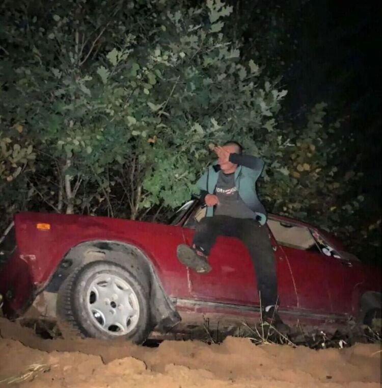  53781435  Konstantin, 26 ,    