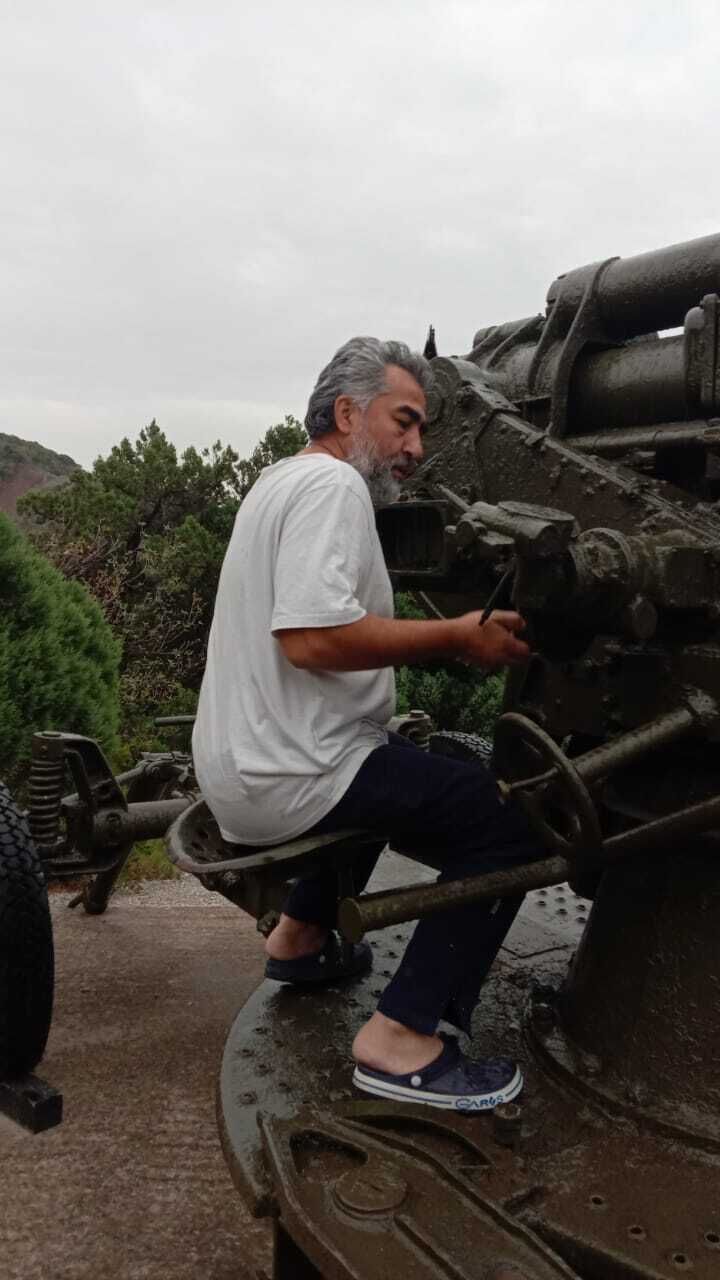  46910335  , 52 ,    