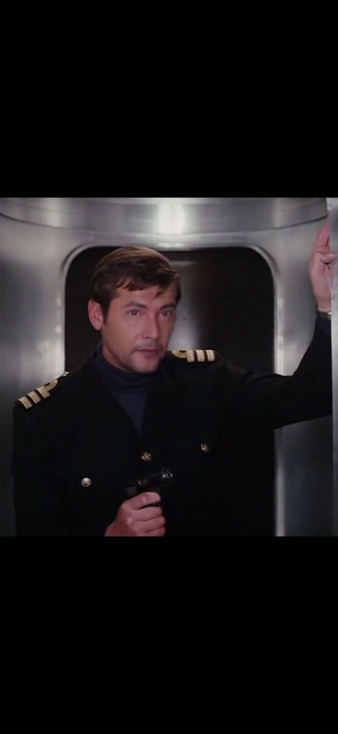  22794835  Wolf, 41 ,    