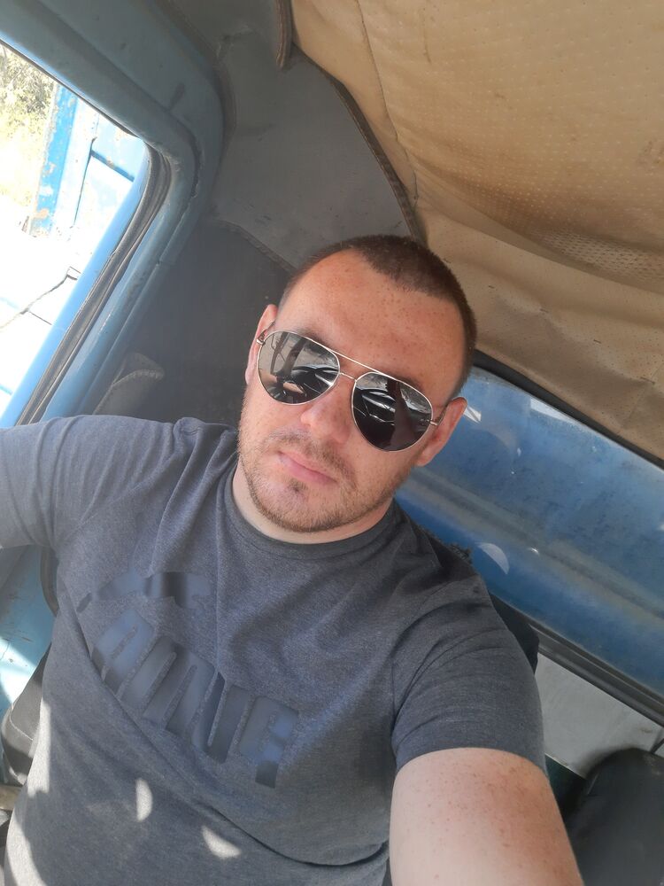  Acala del Rio,   Lisa, 35 ,   ,   