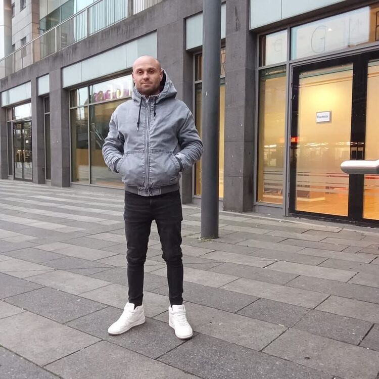  ,   Alex, 36 ,   ,   