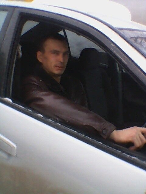  8806265  Andrei, 47 ,    