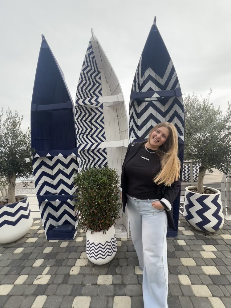  54598125  Maria, 39 ,    