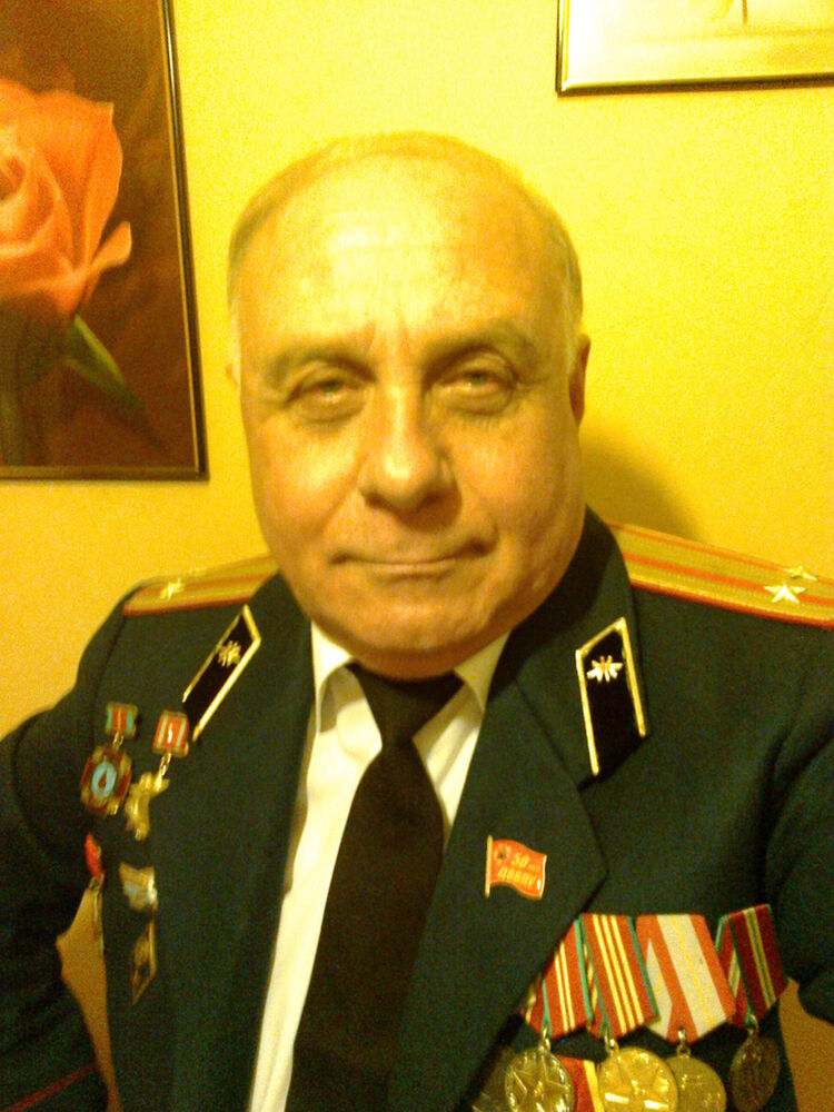  27515885  , 61 ,    