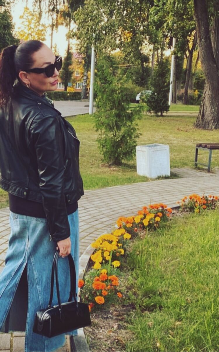  53229955  Yulia, 47 ,    