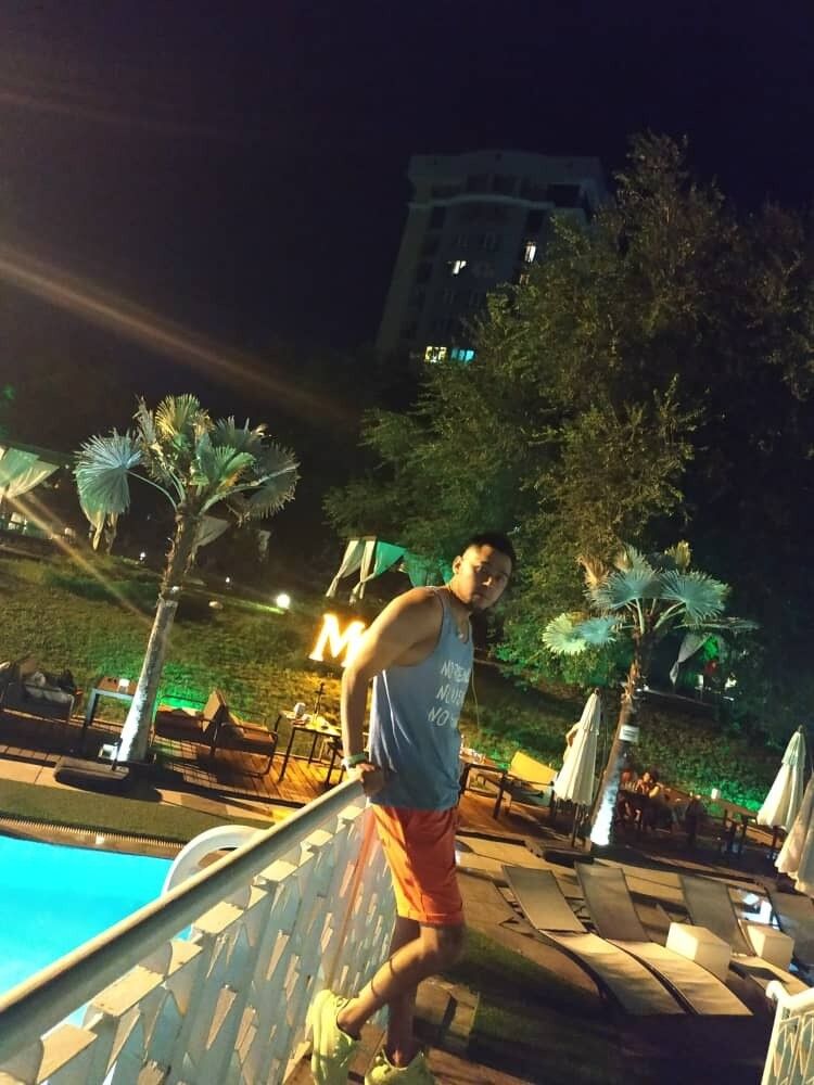  ,   Leoo, 32 ,   ,   , c 