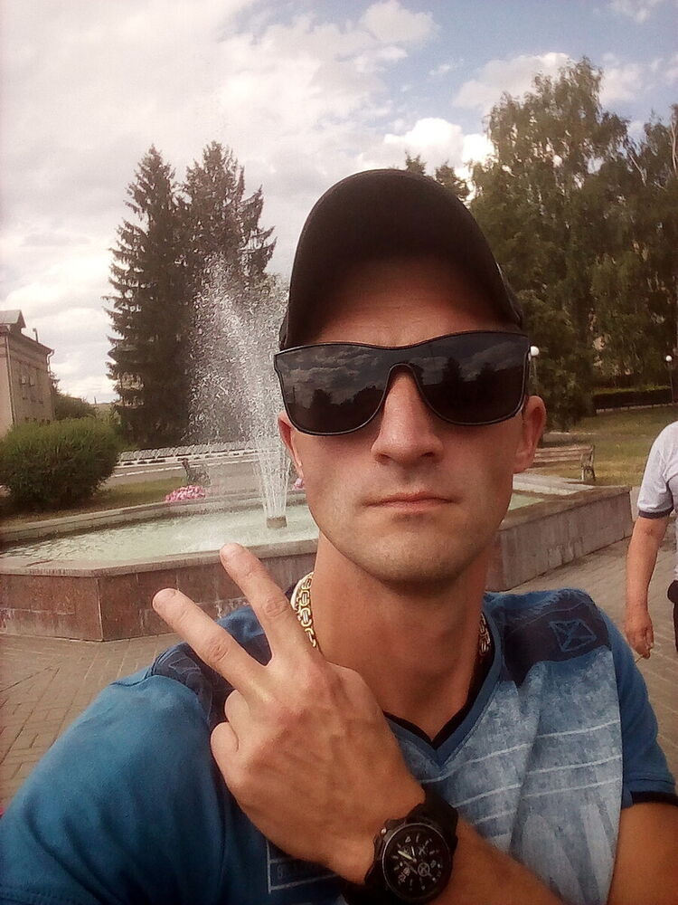  20744895  Mihail, 37 ,    