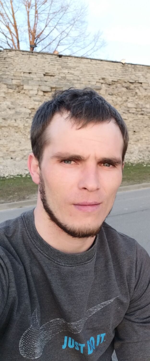  46682845  , 39 ,    