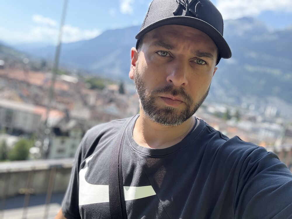  52992515  , 36 ,    Chur