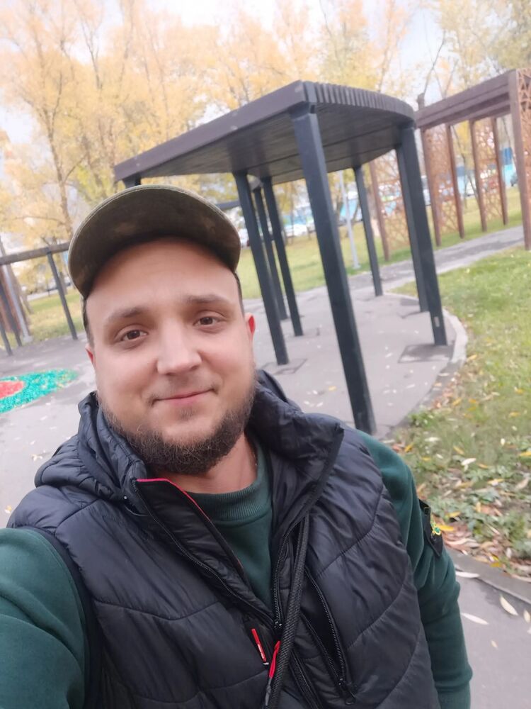  51512335  Anton, 35 ,    