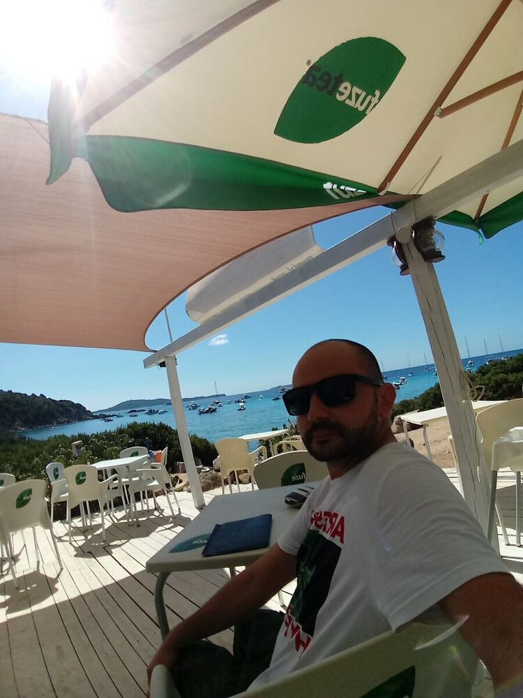  22391715  Alessandro, 41 ,    Assemini