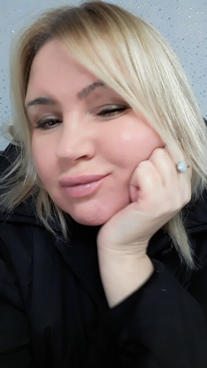 21955115  ELENA, 51 ,    