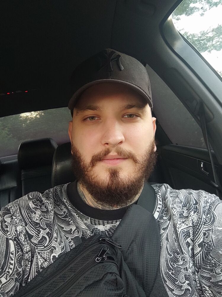  27325005  Anton, 30 ,    