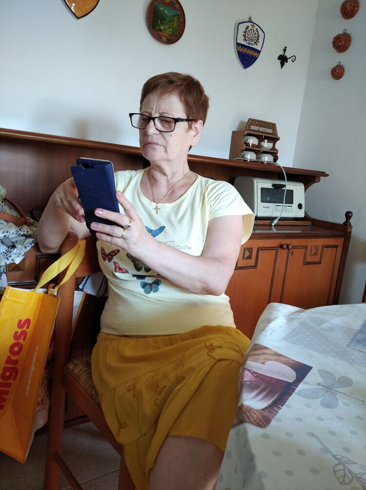  24072475  Dana, 64 ,    
