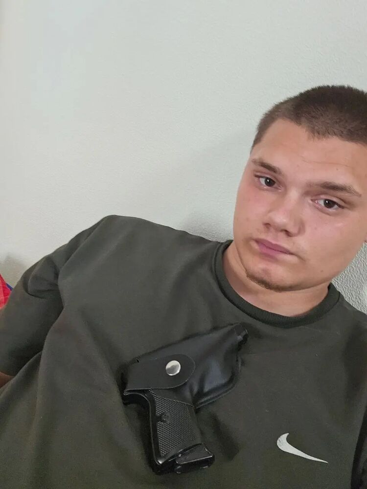  52584505  Alexander, 22 ,    