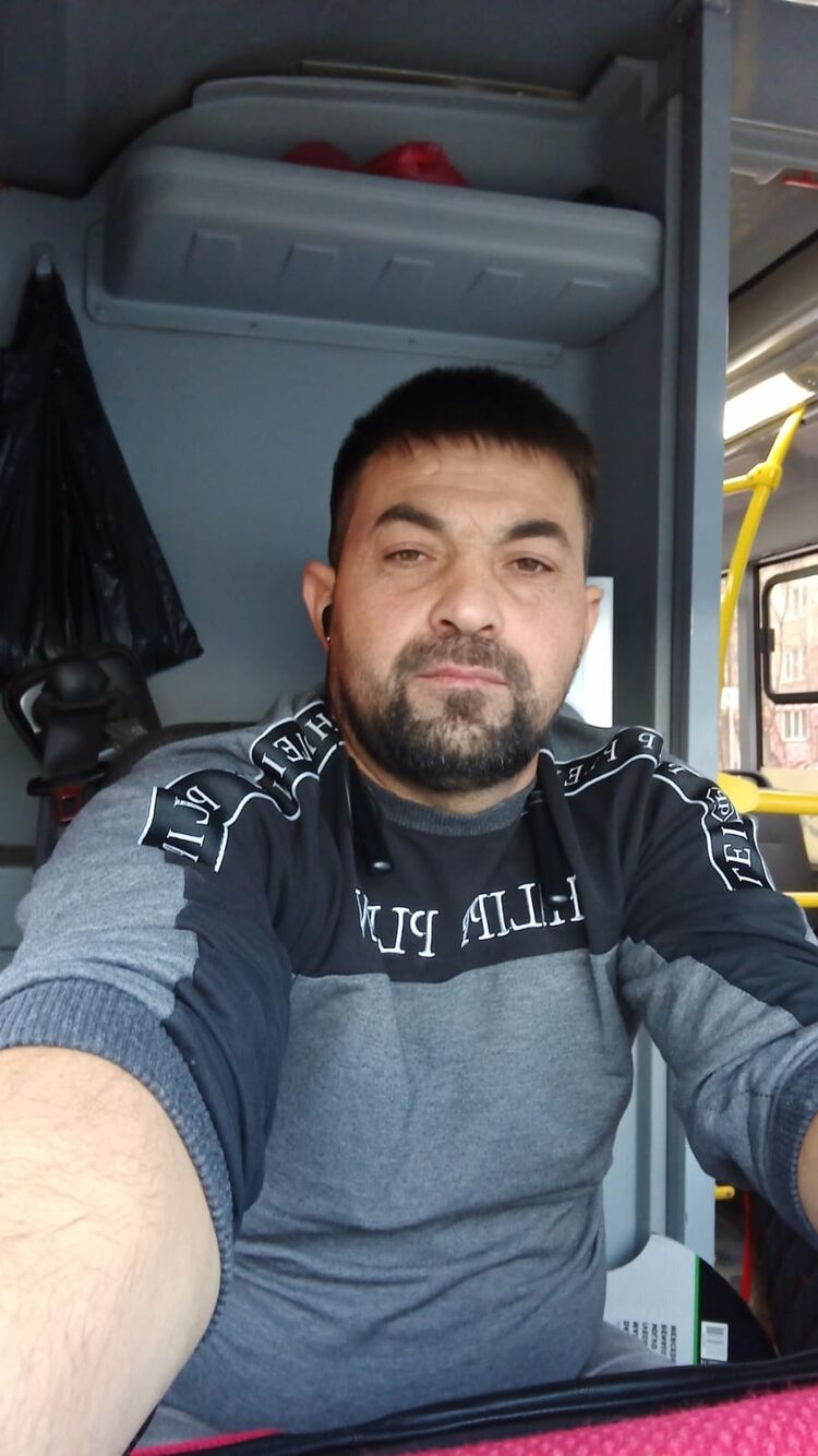  48531285  VARDAN, 39 ,    