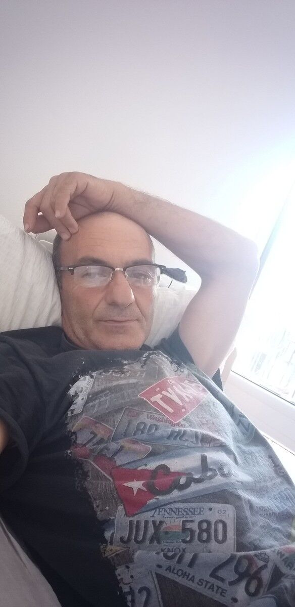  18613205  Aslan, 52 ,    