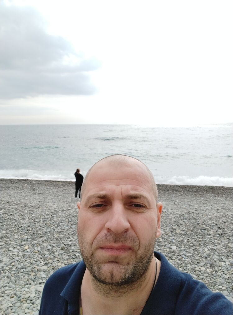  ,   Artur, 43 ,   ,   , c 