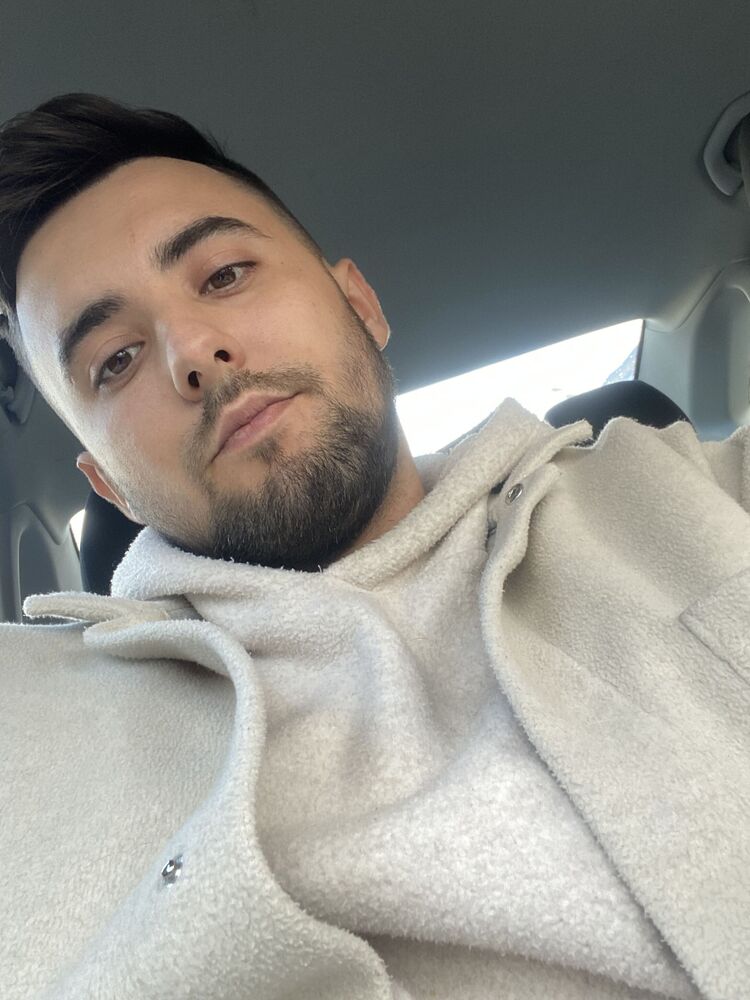  36096055  Larik, 31 ,    